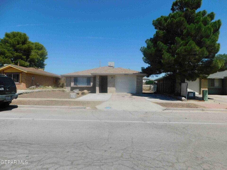 11957 Picasso Dr in El Paso, TX - Building Photo