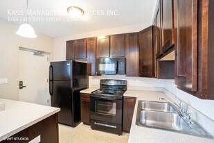 1744 E 69th St in Chicago, IL - Building Photo