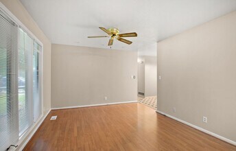 6338 Hartley St in Lincoln, NE - Building Photo - Building Photo
