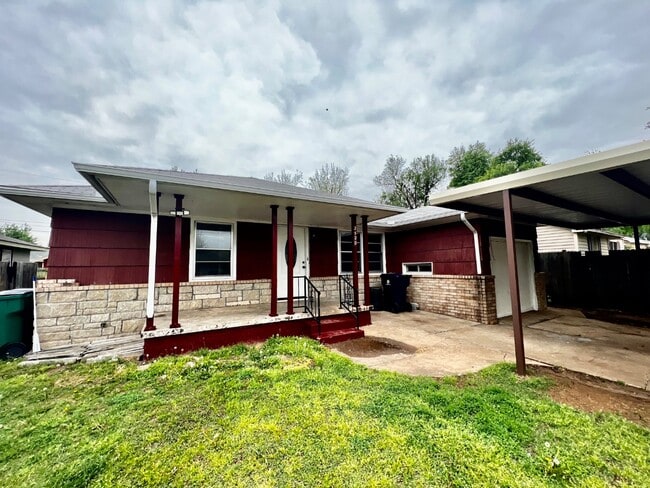 property at 2520 SW 45th St