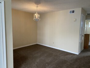 2731 N Poinciana Blvd in Kissimmee, FL - Building Photo - Building Photo