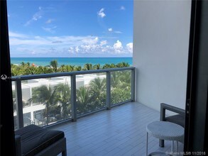 2201 Collins Ave-Unit -523 in Miami Beach, FL - Building Photo - Building Photo