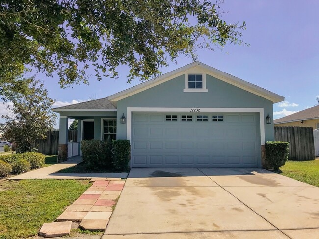 12232 Canyon Blvd in Spring Hill, FL - Building Photo - Building Photo
