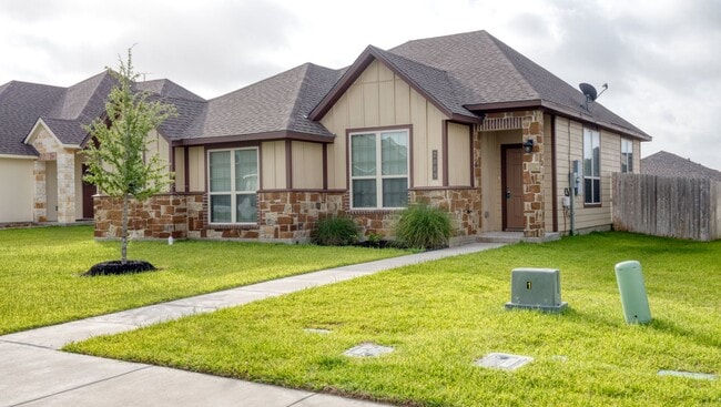 property at 2009 Viva Rd