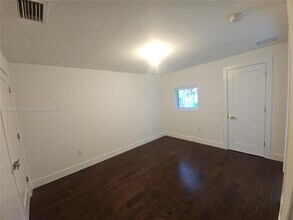 9177 NW 33rd St in Doral, FL - Building Photo - Building Photo