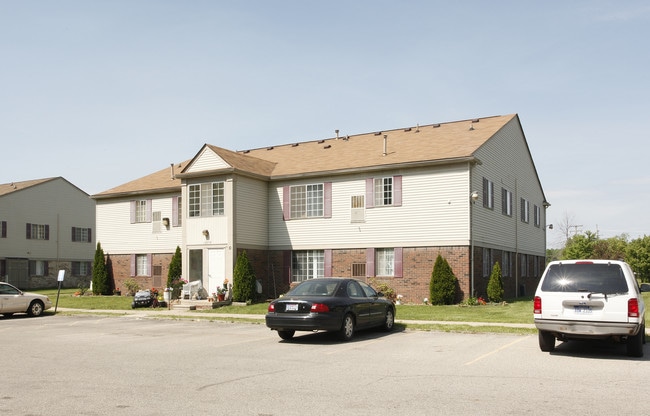 Devonshire Village in Woodhaven, MI - Building Photo - Building Photo