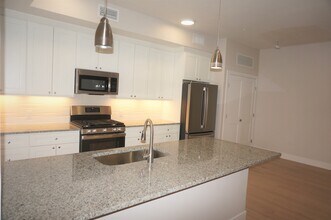 99 Moody St, Unit #6 in Waltham, MA - Building Photo - Building Photo