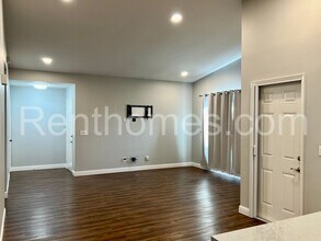 227 Ocotillo Pl in Oceanside, CA - Building Photo - Building Photo