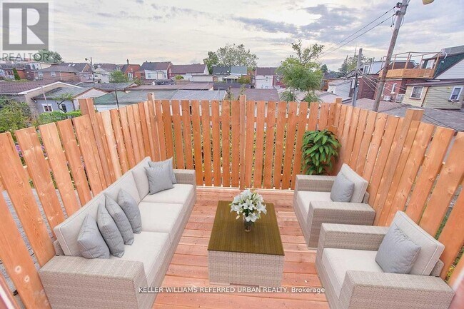 559 Dufferin St in Toronto, ON - Building Photo - Building Photo