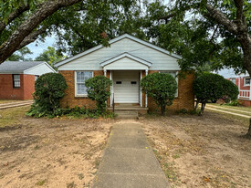 1916 S Donnybrook Ave in Tyler, TX - Building Photo