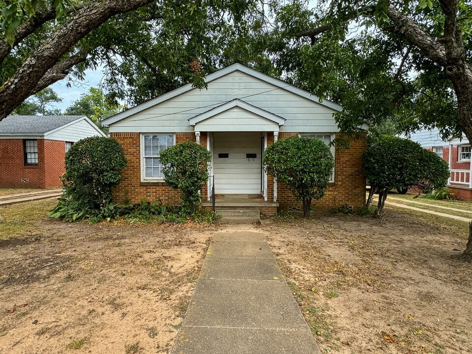 1916 S Donnybrook Ave in Tyler, TX - Building Photo