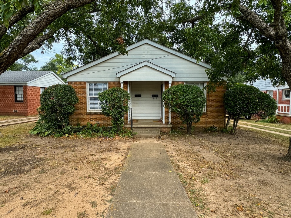 1916 S Donnybrook Ave in Tyler, TX - Foto de edificio