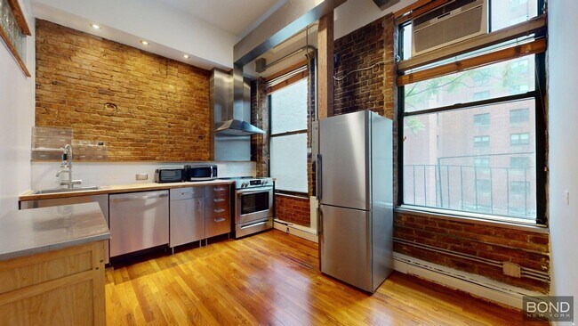 816 Broadway in New York, NY - Building Photo - Building Photo