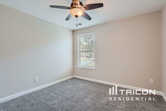4884 Sydney Lane in Marietta, GA - Building Photo - Building Photo
