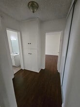 9029 Orion Ave, Unit 14 in Los Angeles, CA - Building Photo - Building Photo