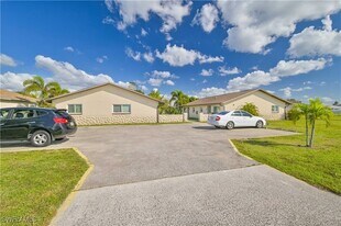 3215 Skyline Blvd in Cape Coral, FL - Building Photo