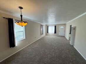 289 Franklin Ln in Ventura, CA - Building Photo - Building Photo