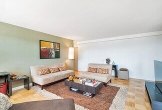 6040 JFK Blvd E in West New York, NJ - Building Photo - Building Photo