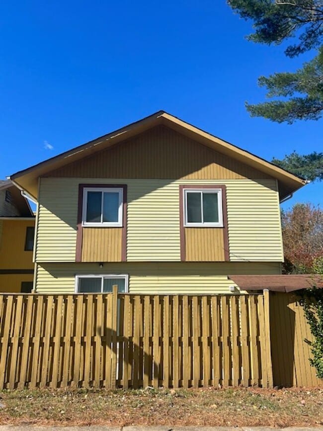 16 Brian Ct in Gaithersburg, MD - Building Photo - Building Photo