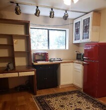 1432 W 16th St, Unit Studio in Los Angeles, CA - Foto de edificio - Building Photo