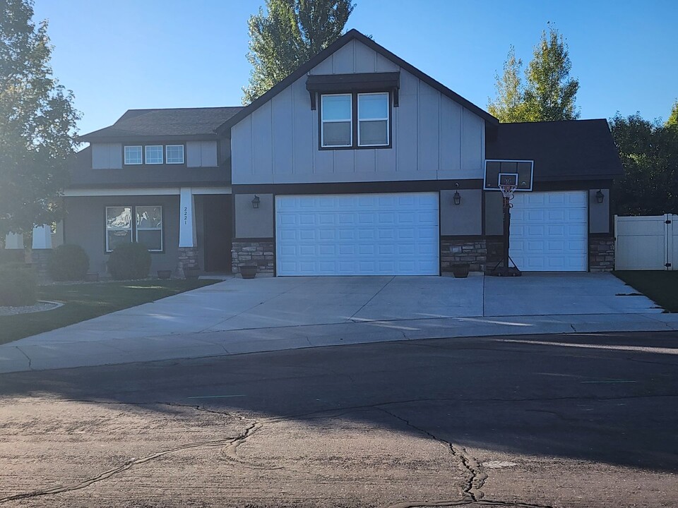 2221 Canyon Trail Way in Twin Falls, ID - Building Photo