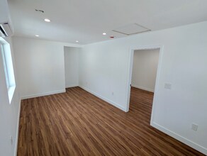 23324 Maltby Pl, Unit RM05-K in Los Angeles, CA - Foto de edificio - Building Photo