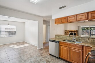 11321 Blackbark Dr in Riverview, FL - Foto de edificio - Building Photo