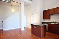 1215 W Gunnison St in Chicago, IL - Building Photo - Building Photo