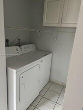 7881 W 29th Way-Unit -202 in Hialeah, FL - Building Photo - Building Photo