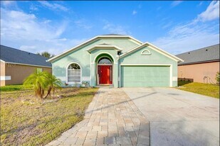 739 Delancey Dr in Davenport, FL - Building Photo