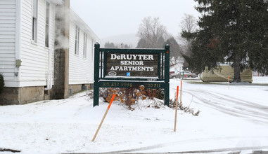 DeRuyter Senior Apartments in Deruyter, NY - Foto de edificio - Building Photo