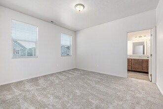 1889 N W Enterprise St in Mountain Home, ID - Building Photo - Building Photo