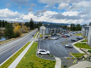 Carnahan Glenn Apartments in Spokane Valley, WA - Foto de edificio - Building Photo