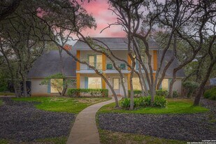 146 Canyon Oaks Dr in San Antonio, TX - Building Photo