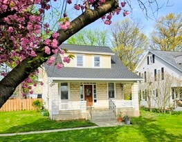 712 S Broad St in Lititz, PA - Building Photo