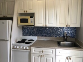 922 Courting Ln in Ft. Myers, FL - Building Photo - Building Photo