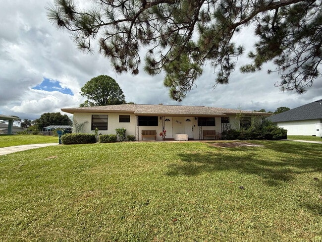 2320 Madrid Ave SE in Palm Bay, FL - Building Photo - Building Photo