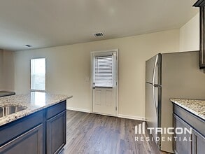 207 Renwick Dr in La Vergne, TN - Building Photo - Building Photo