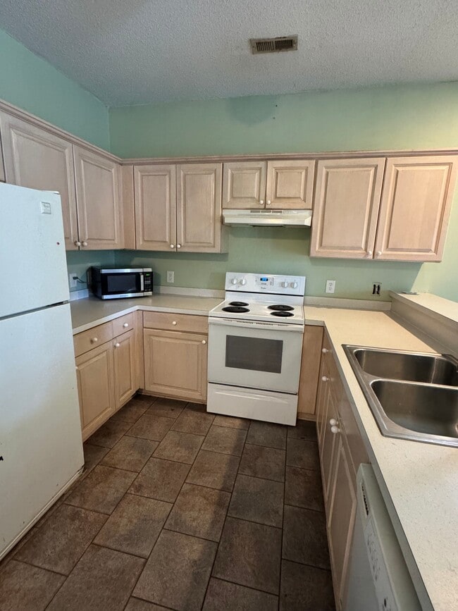 5107 Sweetwater Blvd in Murrells Inlet, SC - Building Photo - Building Photo