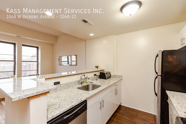 1048 W Dickens Ave in Chicago, IL - Building Photo - Building Photo