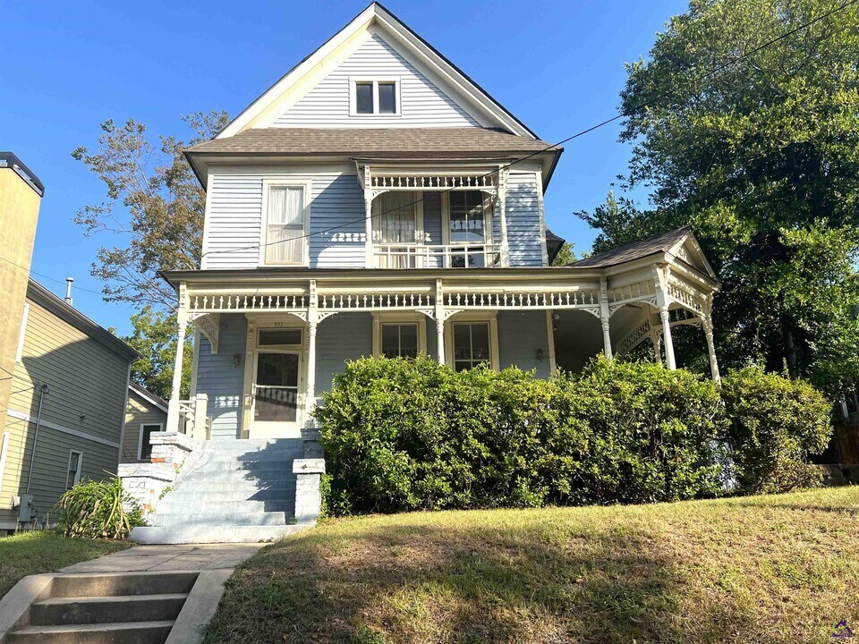 933 Highland Terrace in Macon, GA - Building Photo