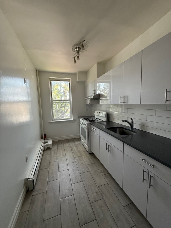 565 W Side Ave, Unit 2