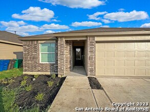 622 Bean Bnd in San Antonio, TX - Building Photo - Building Photo