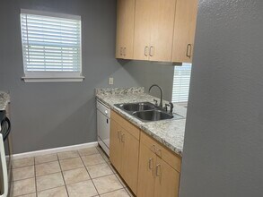 2719 W Tharpe St in Tallahassee, FL - Building Photo - Building Photo