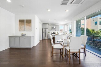 5856 Cadence Ave in Dublin, CA - Building Photo - Building Photo