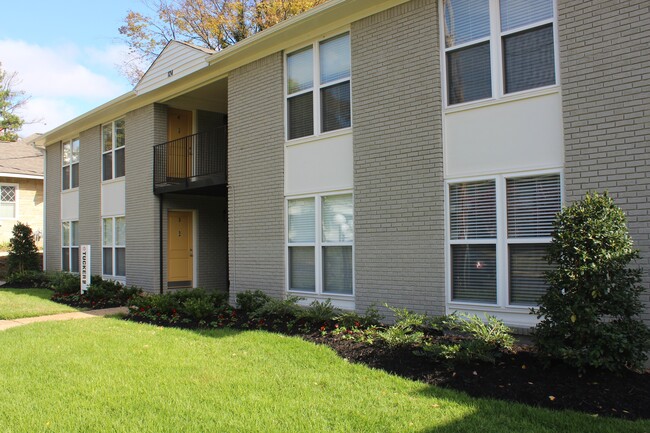 Tucker Place in Memphis, TN - Foto de edificio - Building Photo