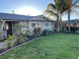 624 Bella Dr in Thousand Oaks, CA - Building Photo