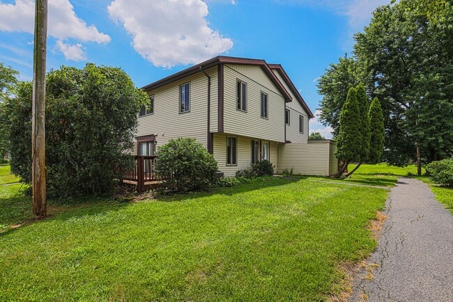 property at 14 King Henry Cir