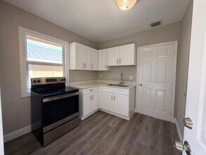 400 Metcalf Ct in West Palm Beach, FL - Building Photo - Building Photo