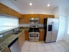 8222 SW 27th St in Miramar, FL - Building Photo - Building Photo